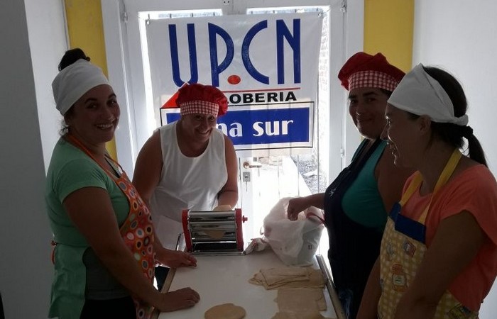 El CRFP N° 402 de Lobería  está dictando el curso de Cocinero para Comedor Escolar