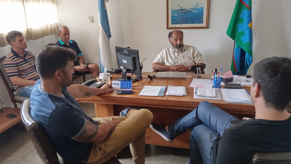 El secretario Gremial Juan Pablo Martín Oyarzábal se reunió con trabajadores de la dirección de Aeronáutica