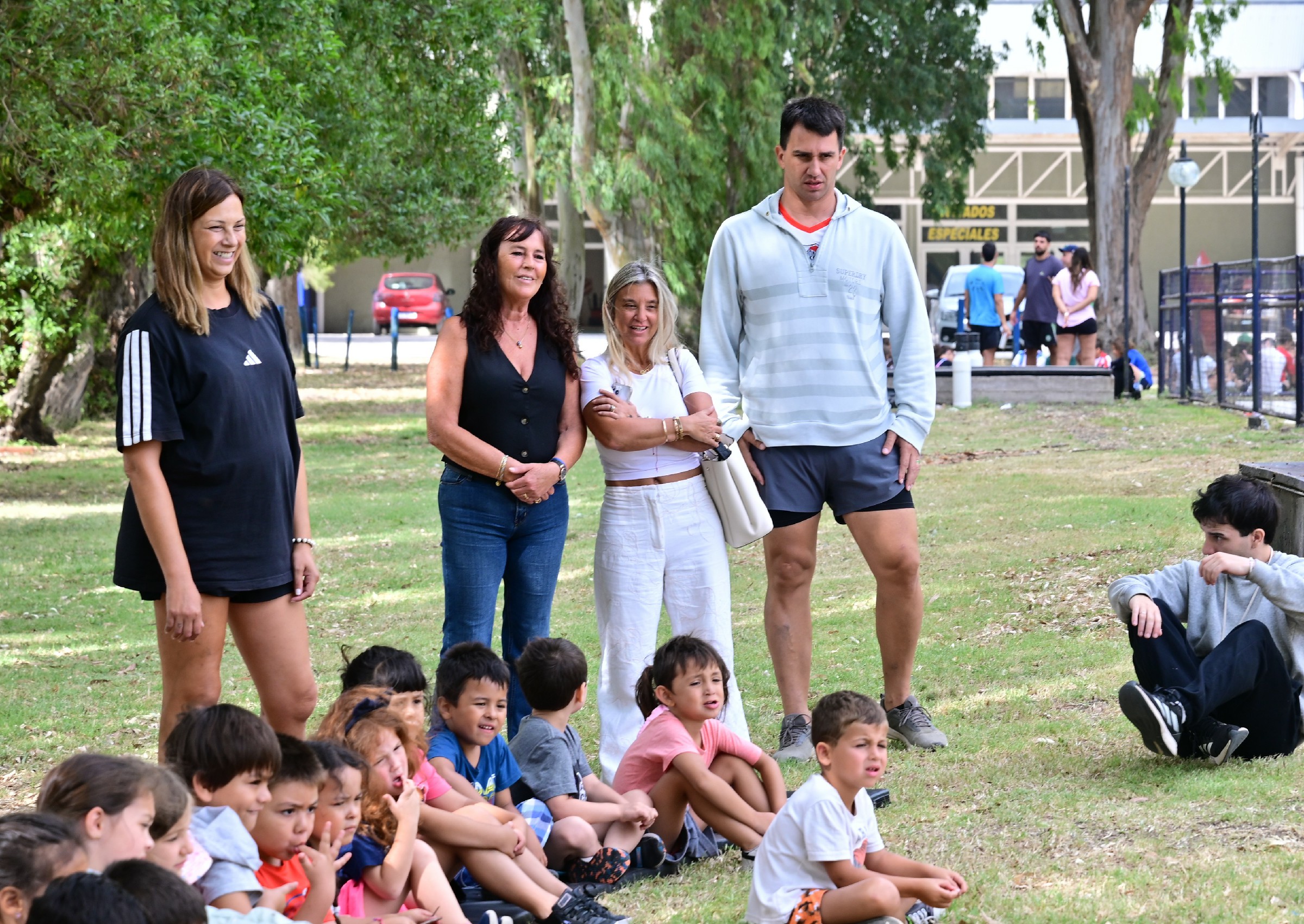 Fabiola Mosquera visitó la Colonia de Verano de UPCNBA y compartió una mañana de enseñanzas y juegos junto a niñas y niños