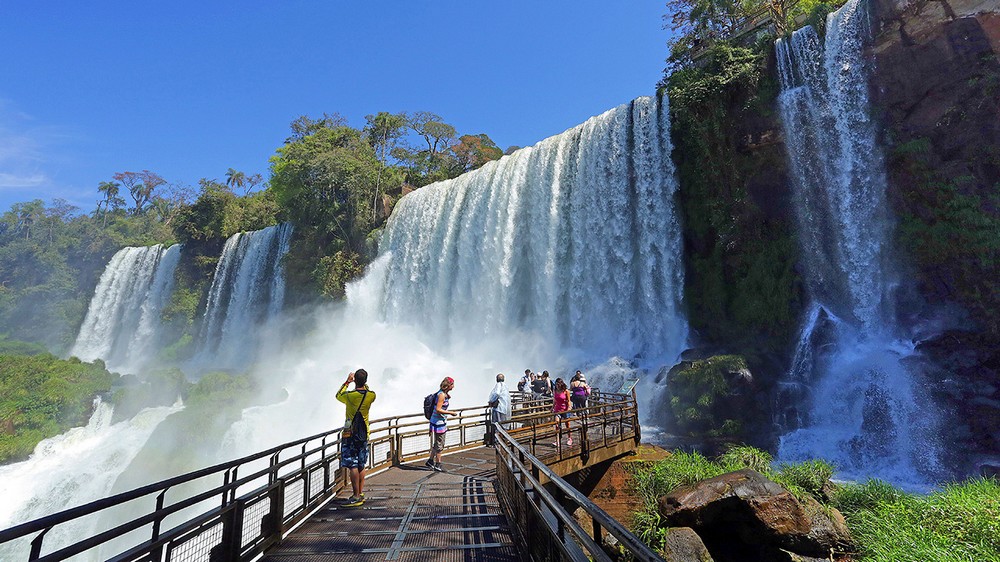 Salidas Grupales en avión Vacaciones de Invierno: Cataratas