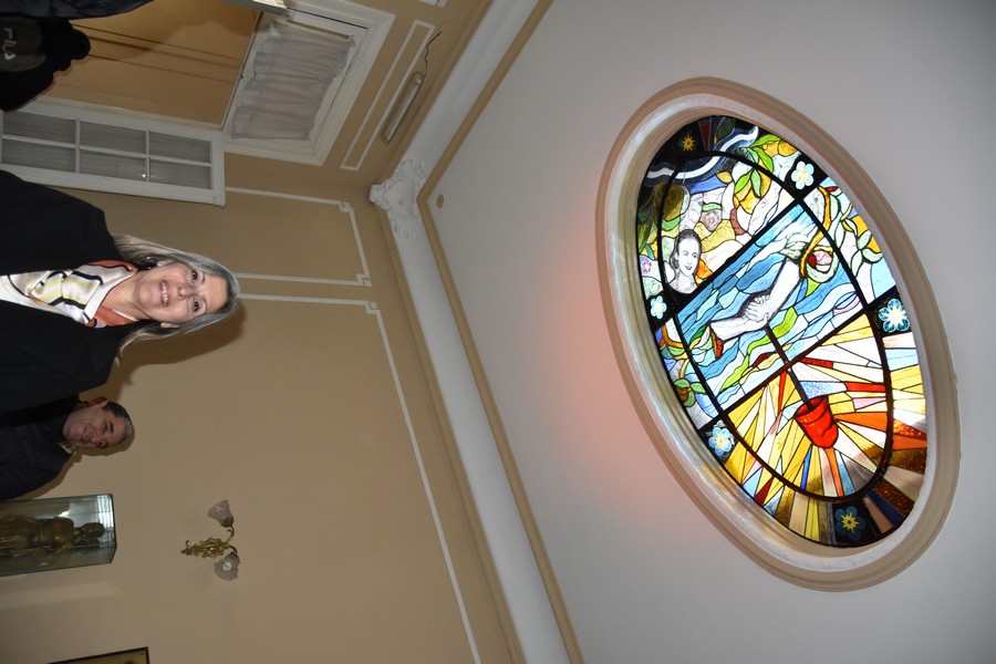 Con un multitudinario acto el Museo de las y los Trabajadores de La Plata inauguró un vitral homenaje a Eva Perón