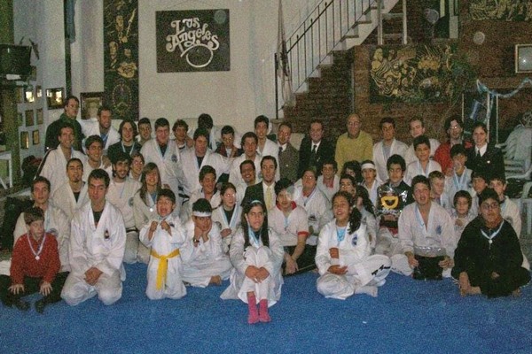 Estudiantes del Taekwon-Do del Edificio Bicentenario, a cargo del maestro de VII° Dan Diego Ledesma, rindieron para Cinturón Negro