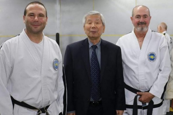 Estudiantes del Taekwon-Do del Edificio Bicentenario, a cargo del maestro de VII° Dan Diego Ledesma, rindieron para Cinturón Negro