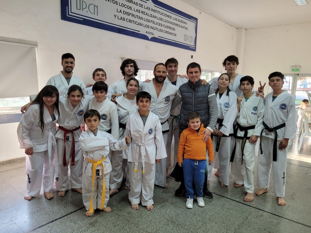 En el camping de Arana se desarrolla una jornada de vacaciones de invierno destinada a estudiantes y familias de las academias de Taekwon-Do de La Plata