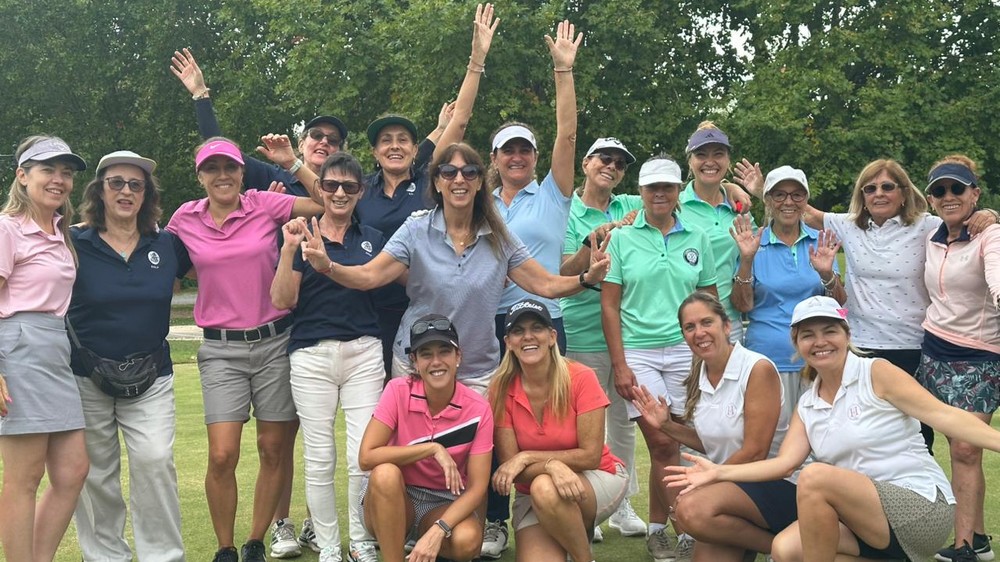 Con la participación del equipo de UPCNBA, comenzó el Circuito Metropolitano Par 3 de Damas 2026