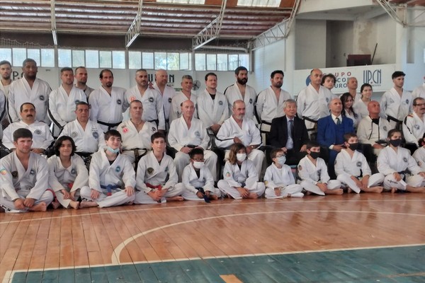 Estudiantes del Taekwon-Do del Edificio Bicentenario, a cargo del maestro de VII° Dan Diego Ledesma, rindieron para Cinturón Negro