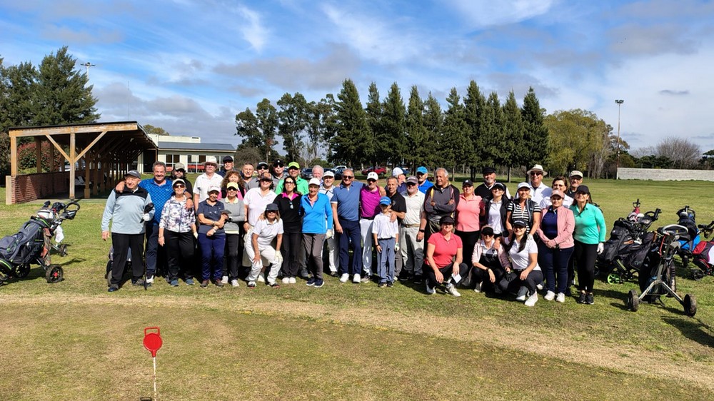 En la cancha del camping de Arana se disputó la 5° fecha del Torneo Amig@S UPCN Golf