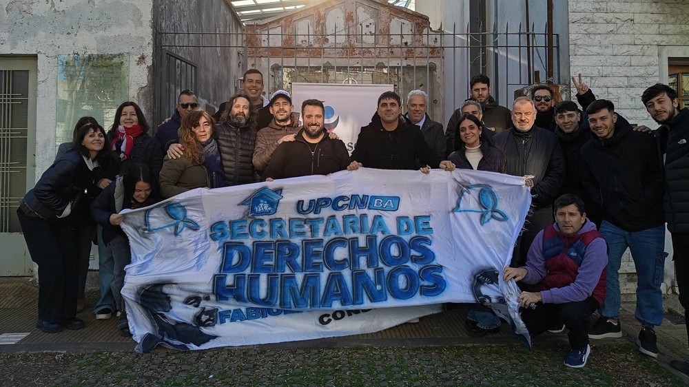 Trabajadoras y trabajadores de la Defensoría del Pueblo realizaron una visita a la Casa Mariani-Teruggi junto autoridades de UPCNBA