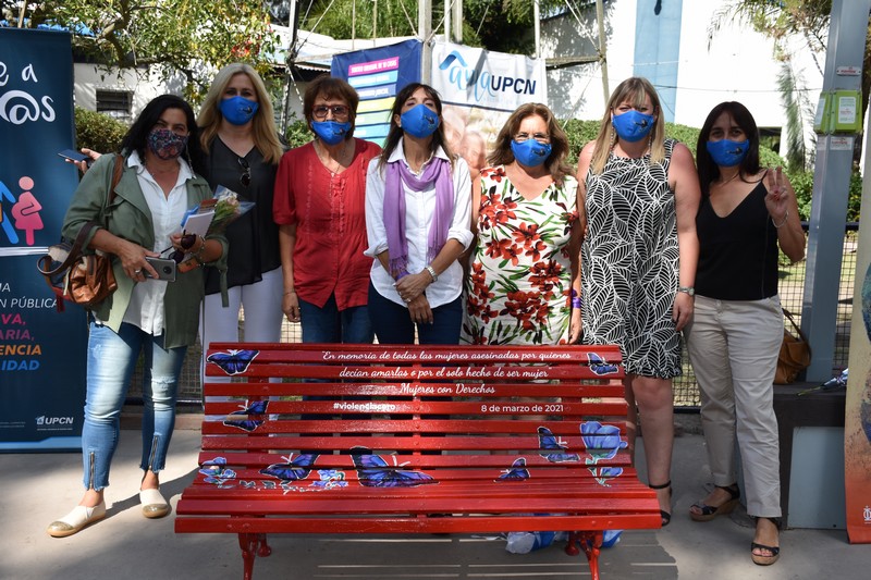 Como parte de las acciones por el Día Internacional de la Mujer, UPCNBA se sumó a la campaña mundial Banco Rojo