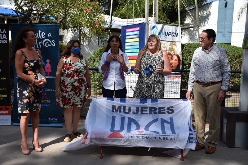 Como parte de las acciones por el Día Internacional de la Mujer, UPCNBA se sumó a la campaña mundial Banco Rojo