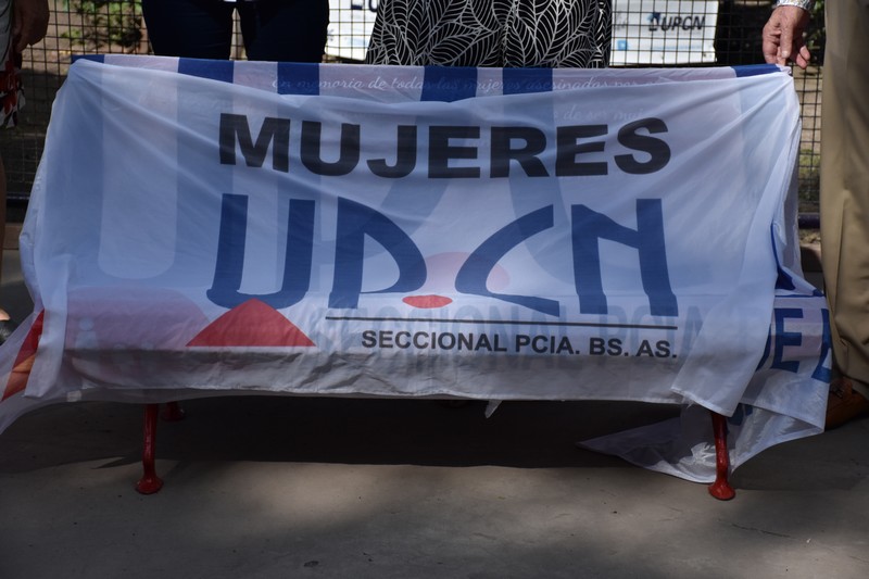 Como parte de las acciones por el Día Internacional de la Mujer, UPCNBA se sumó a la campaña mundial Banco Rojo