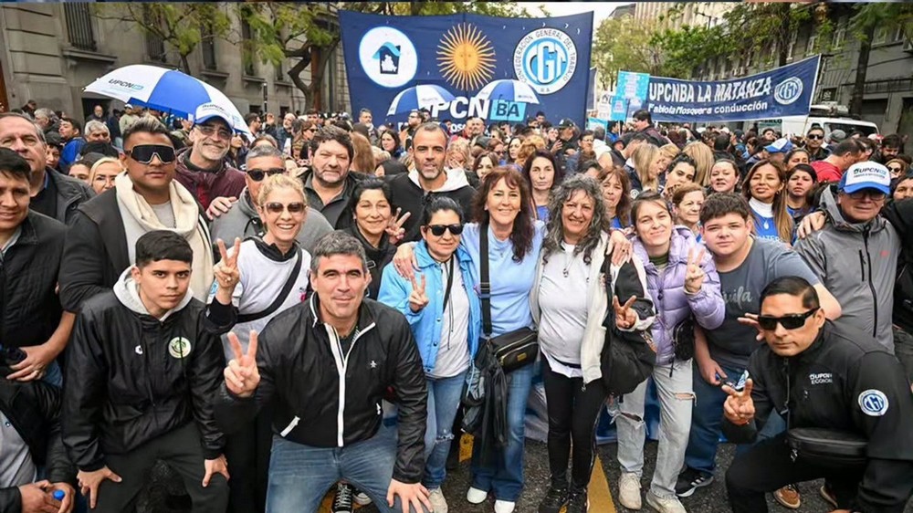 Andrés Rodríguez y Fabiola Mosquera encabezaron la participación de UPCN en la movilización de la CGT