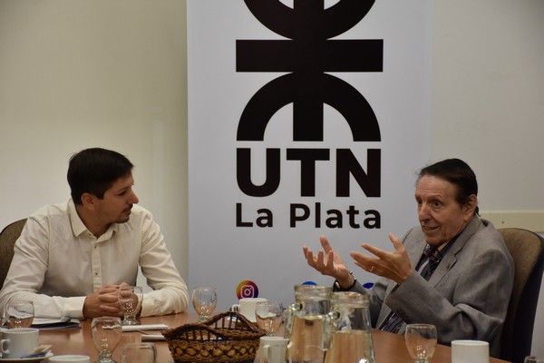 Carlos Quintana firmó un convenio con la Universidad Tecnológica Nacional Regional La Plata