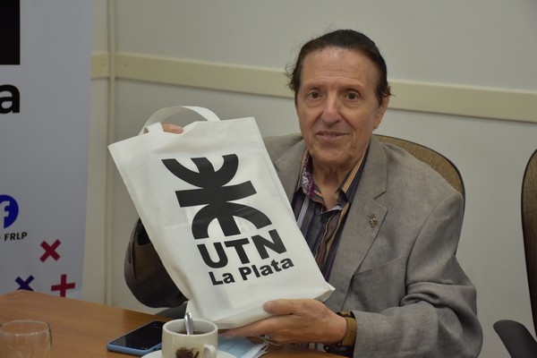 Carlos Quintana firmó un convenio con la Universidad Tecnológica Nacional Regional La Plata