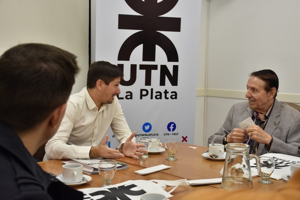 Carlos Quintana firmó un convenio con la Universidad Tecnológica Nacional Regional La Plata