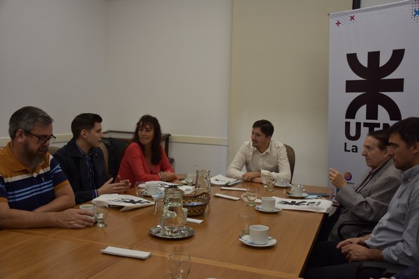 Carlos Quintana firmó un convenio con la Universidad Tecnológica Nacional Regional La Plata