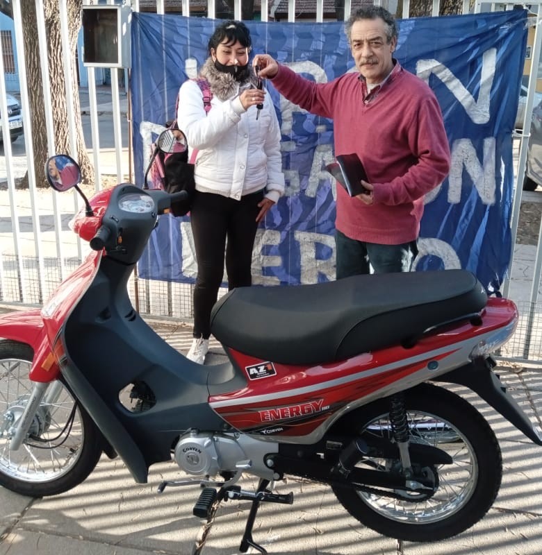 UPCNBA entregó el premio a una de las ganadoras del sorteo especial realizado en marzo