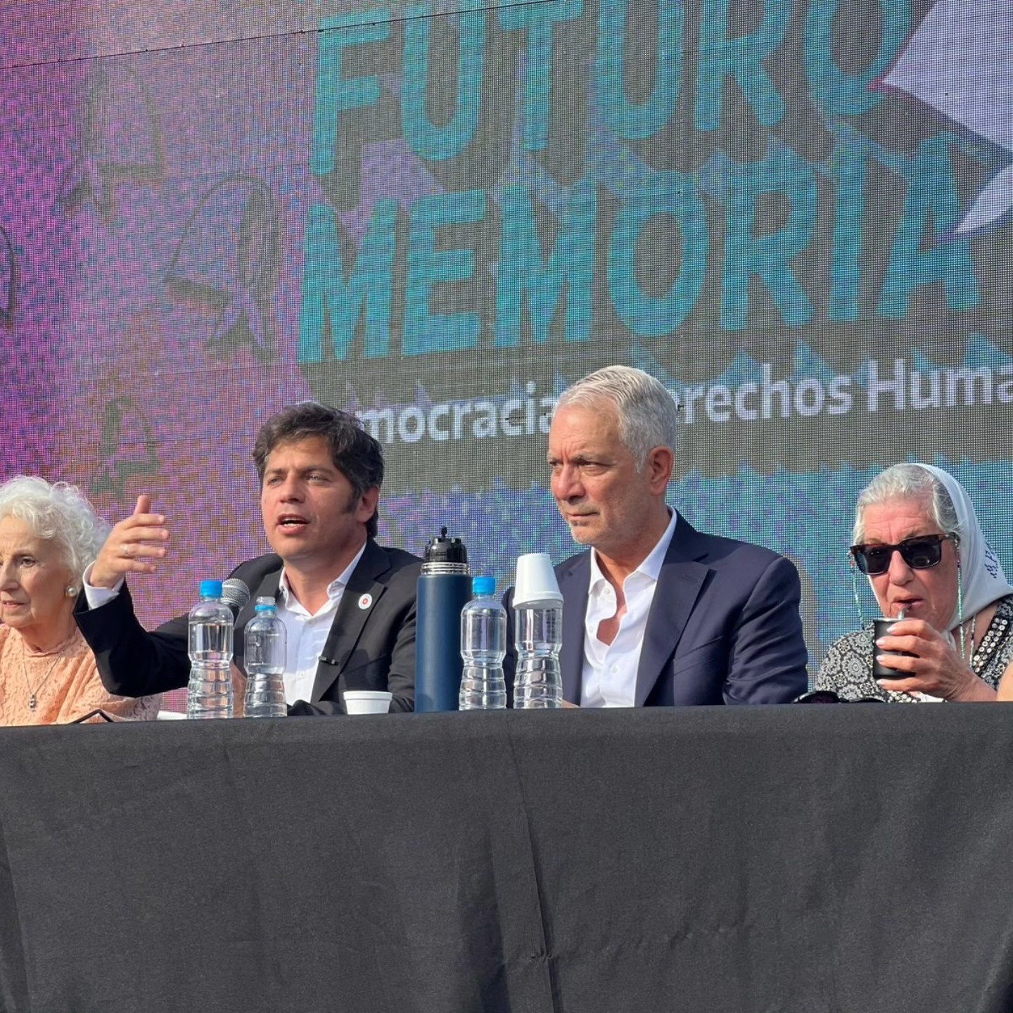 Mosquerafuturomemoria20252