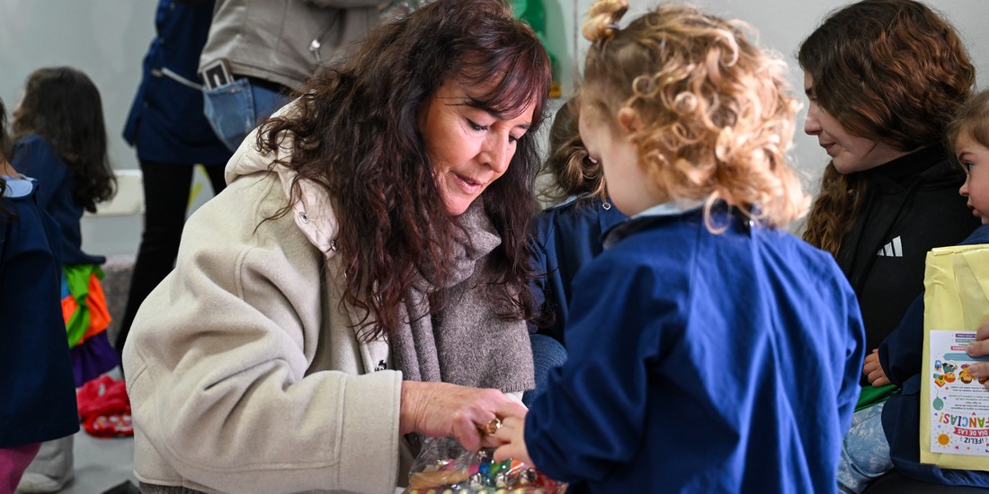UPCNBA donó material didáctico y juguetes para niñas y niños hijos de afiliados que asisten al jardín maternal del IOMA