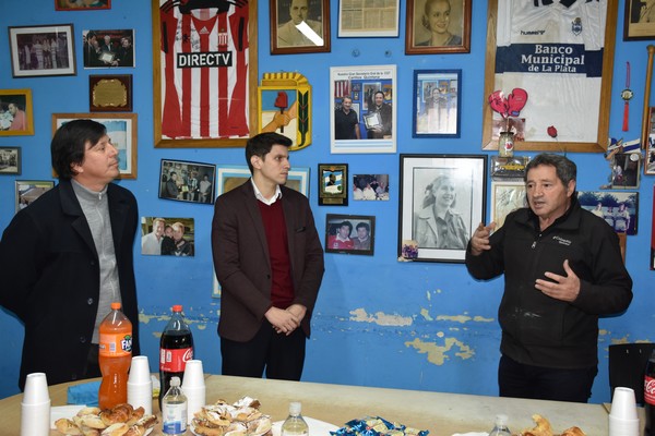 El Sindicato Unión Conductores de Taxímetros de La Plata rindió un homenaje a Carlos Quintana