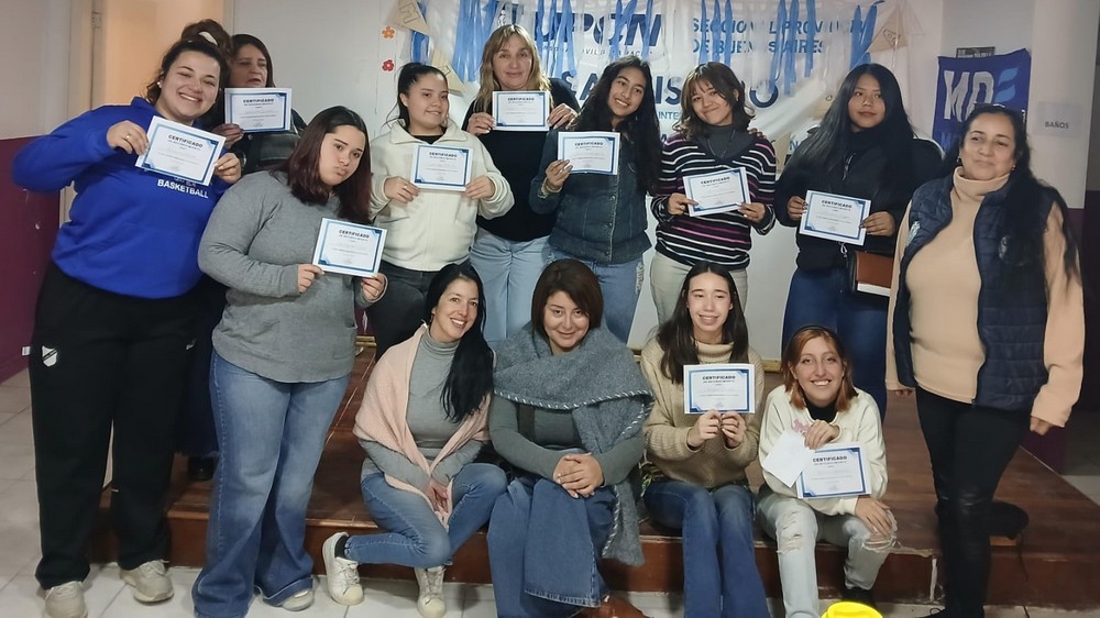 Finalizó el curso de Manicura dictado en San Isidro por el CFL N° 404 de Tigre