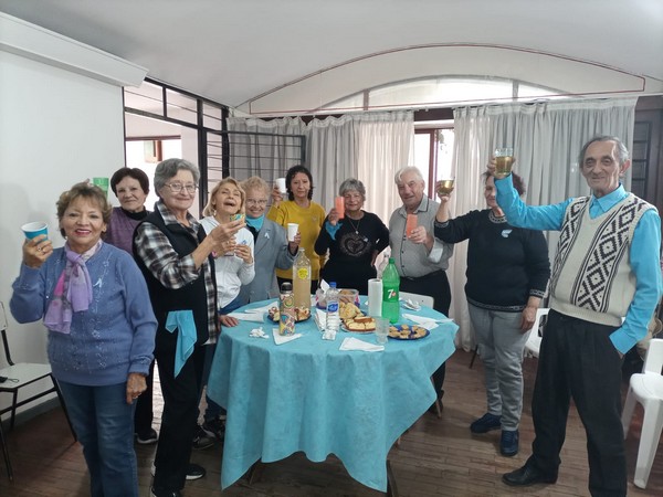 Jubilados y pensionados de UPCNBA realizaron un festejo en vísperas del 25 de Mayo