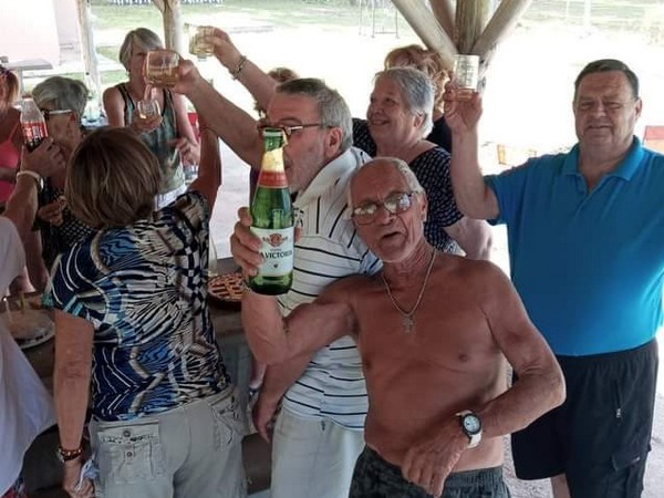 Un grupo de jubilados y pensionados disfrutaron del camping de Arana