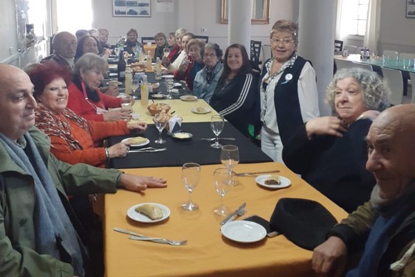 Un contingente del Centro de Jubilados y Pensionados de la UPCNBA visitó la localidad de Pipinas