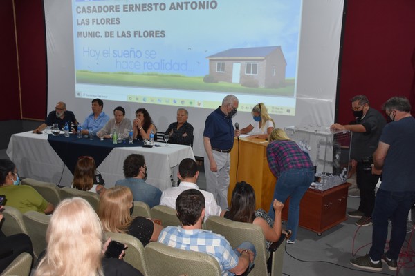 Plan “Primero La Casa”: en el sorteo del octubre, UPCNBA convirtió a 10 afiliados y afiliadas más en propietarios