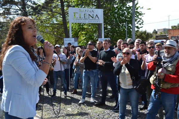 Fabiola Mosquera inauguró en Villa Elvira los Policonsultorios IOMA - AMAUPCN